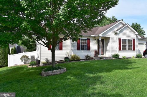 116 Cedar Dr, York, PA 17315-1233