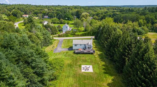 12 Constance Dr, Londonderry, NH 03053-3282