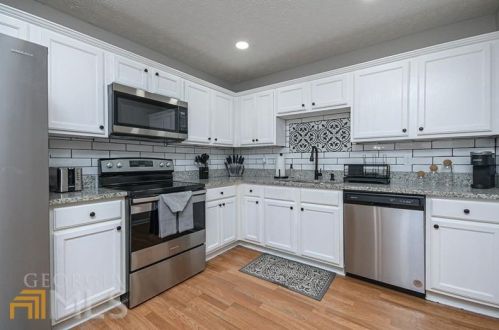 5217 Kirk Dr, Atlanta GA  30349-5882 exterior