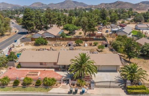 21332 Silver Spur Ln, Wildomar, CA 92595-9542