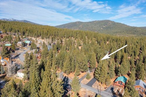 14236 Wolfgang Rd, Truckee CA  96161-6903 exterior
