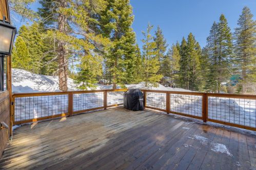 11436 Rhineland Ave, Truckee CA  96161-7067 exterior