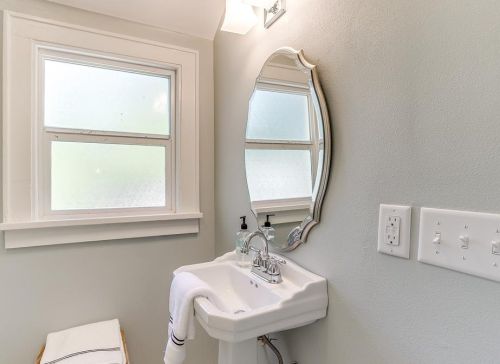 6104 Locke Ave, Fort Worth TX  76116-4635 exterior