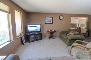 60015 Navajo Rd, Bend, OR 97702-8990