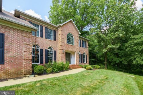 2 Henderson Hill Ct, Hereford, MD 21111-1435