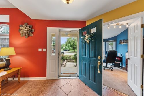 258 Stanton Ct, Buffalo Grove, IL 60089-6869