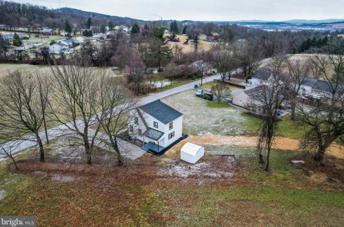 3489 Lower Glades Rd, York PA  17406-6930 exterior