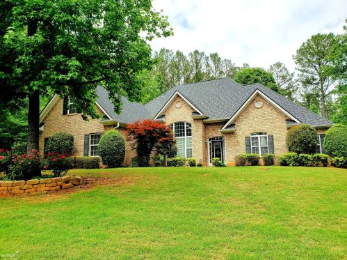 35 Midland Dr, Newnan, GA 30263-5777