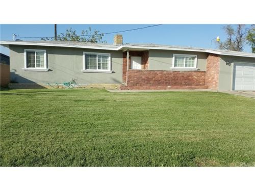 322 Mesa Dr, Rialto, CA 92376-4433