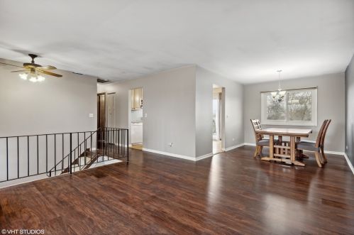 139 Poplar St, Glendale Heights, IL 60139-2013