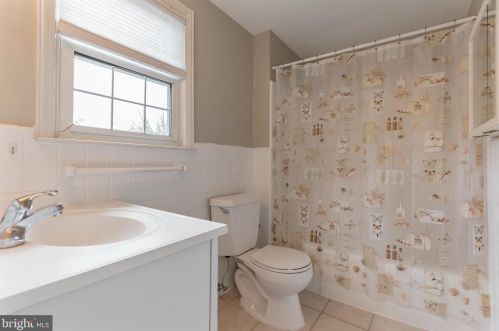 302 Crestwood Ave, Haddonfield NJ 08033-2917 exterior