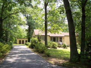 268 Lanes Pond Rd, Wall Township, NJ 07731-8652