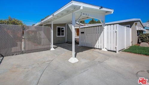 7831 Peachtree Ave, Van Nuys CA  91402-6513 exterior
