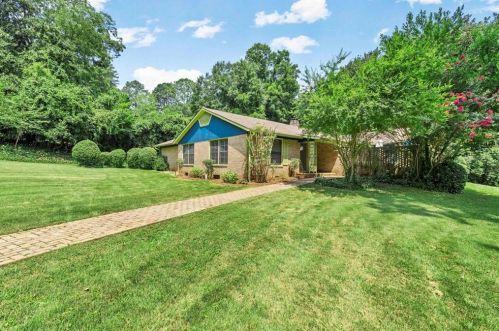 3333 Flowers Dr, Atlanta GA  30337-1001 exterior