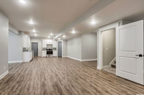 2712 Mt Jordan Rd, Sandy UT 84092-3380 exterior