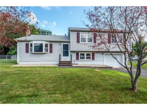 8 Roberta Dr, Middletown, CT 06457-5510
