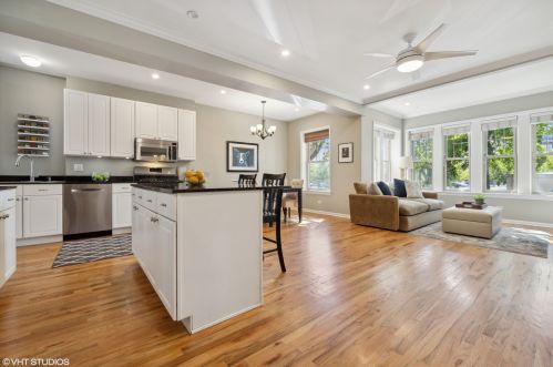 958 Cuyler Ave, Chicago, IL 60613-3288