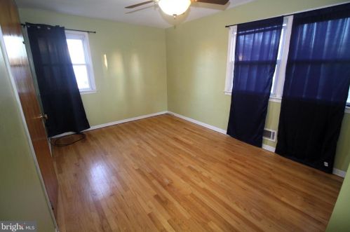 42 Montana Ave, Trenton NJ  08619-2838 exterior