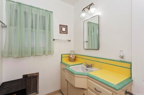 3656 Harding St, Riverside CA  92506-2621 exterior