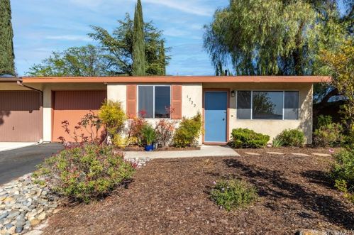 1722 Kings Dr, Lake Nacimiento, CA 93446-3628