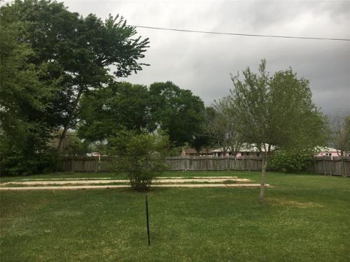 507 Birch St, Wallis, TX 77485-9169