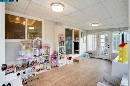 5210 Jomar Dr, Concord CA  94521-2343 exterior