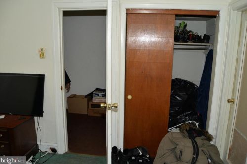 5821 12 St, Philadelphia PA 19141-4112 exterior