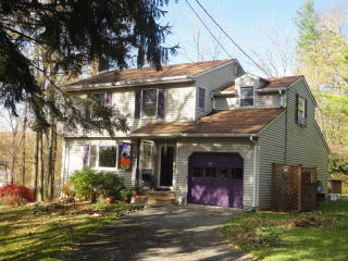 415 Lyndale St, Delaware Park, NJ 08865-3644