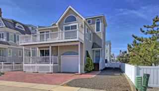 74 13th St, Avalon, NJ 08202-2313