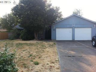 1805 Cedar St, Newberg, OR 97132-1404