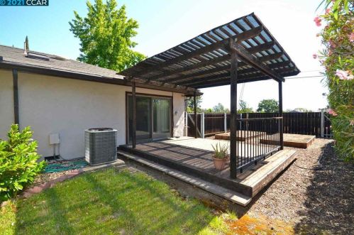 757 Slater Ave, Concord CA  94523-2576 exterior