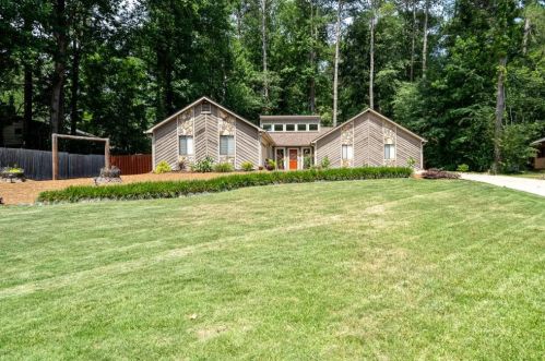 2430 Rock Creek Dr, Marietta, GA 30064-4906