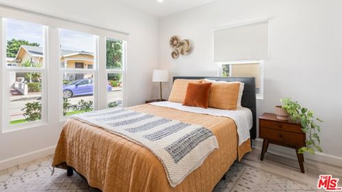 414 Acacia Ave, Glendale CA  91205-2575 exterior
