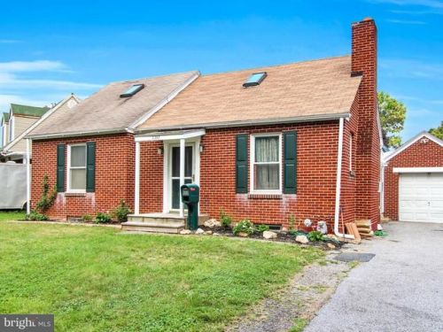 2253 Mnr Rdg Dr, Lancaster PA  17603-4246 exterior