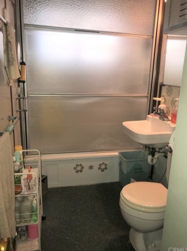 700 Hampton St, Anaheim CA  92801-3102 exterior