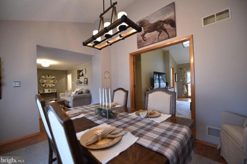 17 Maguire Rd, Trenton NJ 08690-1608 exterior