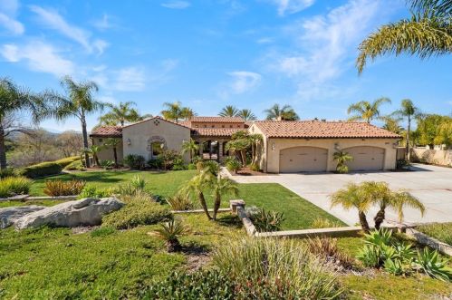5267 Lochmoor Dr, Riverside, CA 92507-8411