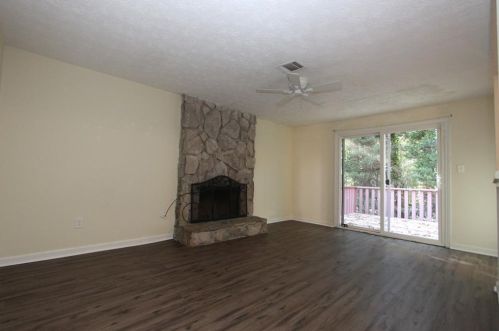 220 Hembree Forest Cir, Roswell GA  30076-1196 exterior