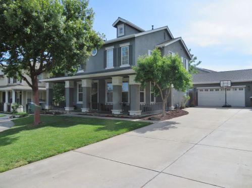 328 Plumcrest Ct, Valley Home, CA 95361-3269
