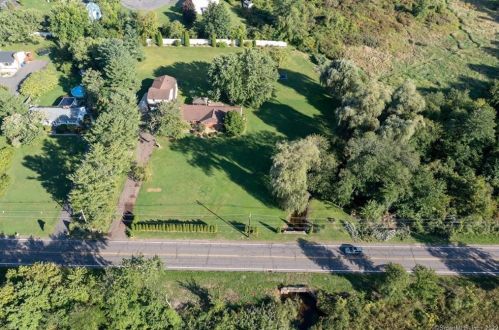 272 Pierce Rd, Wapping, CT 06074-2606