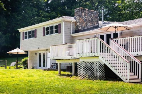 6 Waller Rd, Gaylordsville, CT 06755-1210