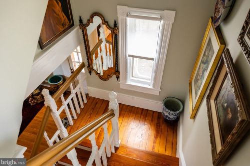 135 Warwick Rd, Tavistock NJ  08033-3706 exterior