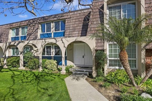 4230 Elizabeth Ct, Cypress, CA 90630-4123