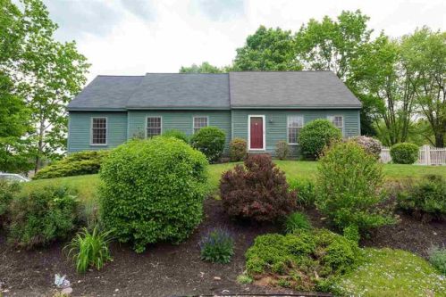 7 Deer Creek Run, Dover, NH 03820-3589