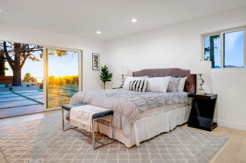 3811 Karen Lynn Dr, Glendale CA  91206-1219 exterior