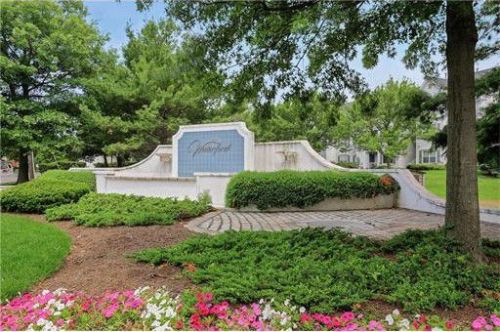1613 Waterford Dr, Edison, NJ 08817-1920