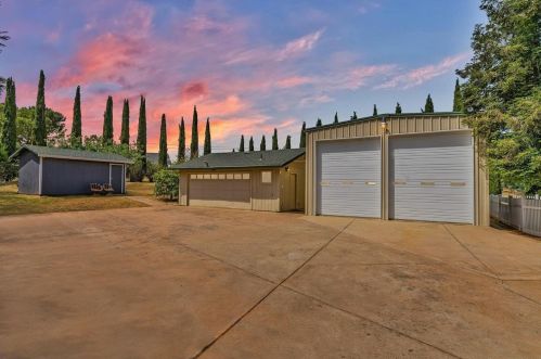 2956 Mcclintock Ct, Valley Springs, CA 95252-9635