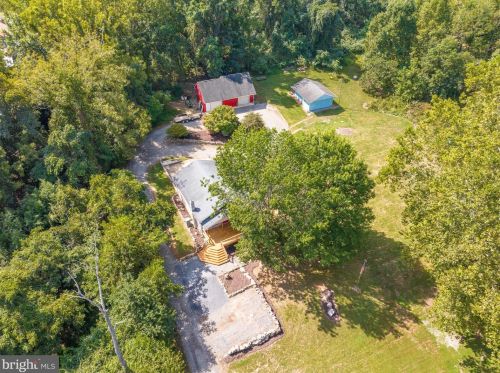 365 Big Oak Dr, Shepherdstown WV 25443-4598 exterior