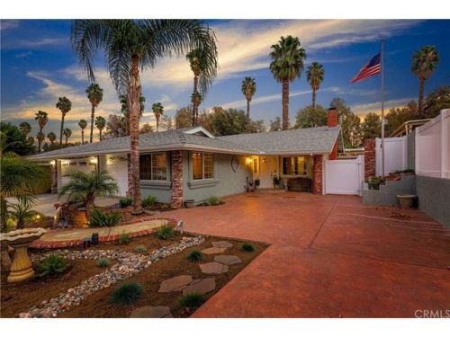 8878 Continental Dr, Riverside, CA 92504-4217