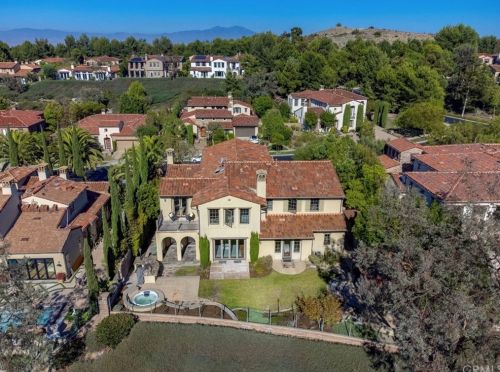37 Blue Smt, Irvine CA  92603-0168 exterior